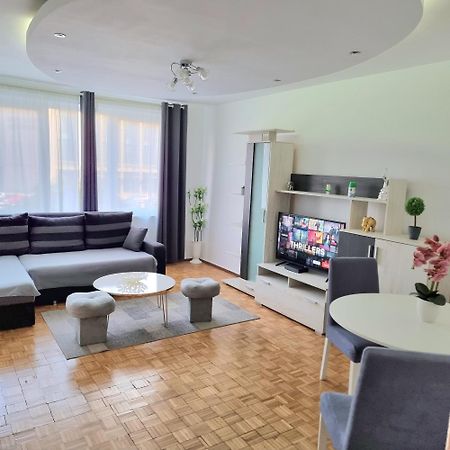 Chic Comfort 1Bdr With Landmark View - Concerthall Bukarest Exterior foto