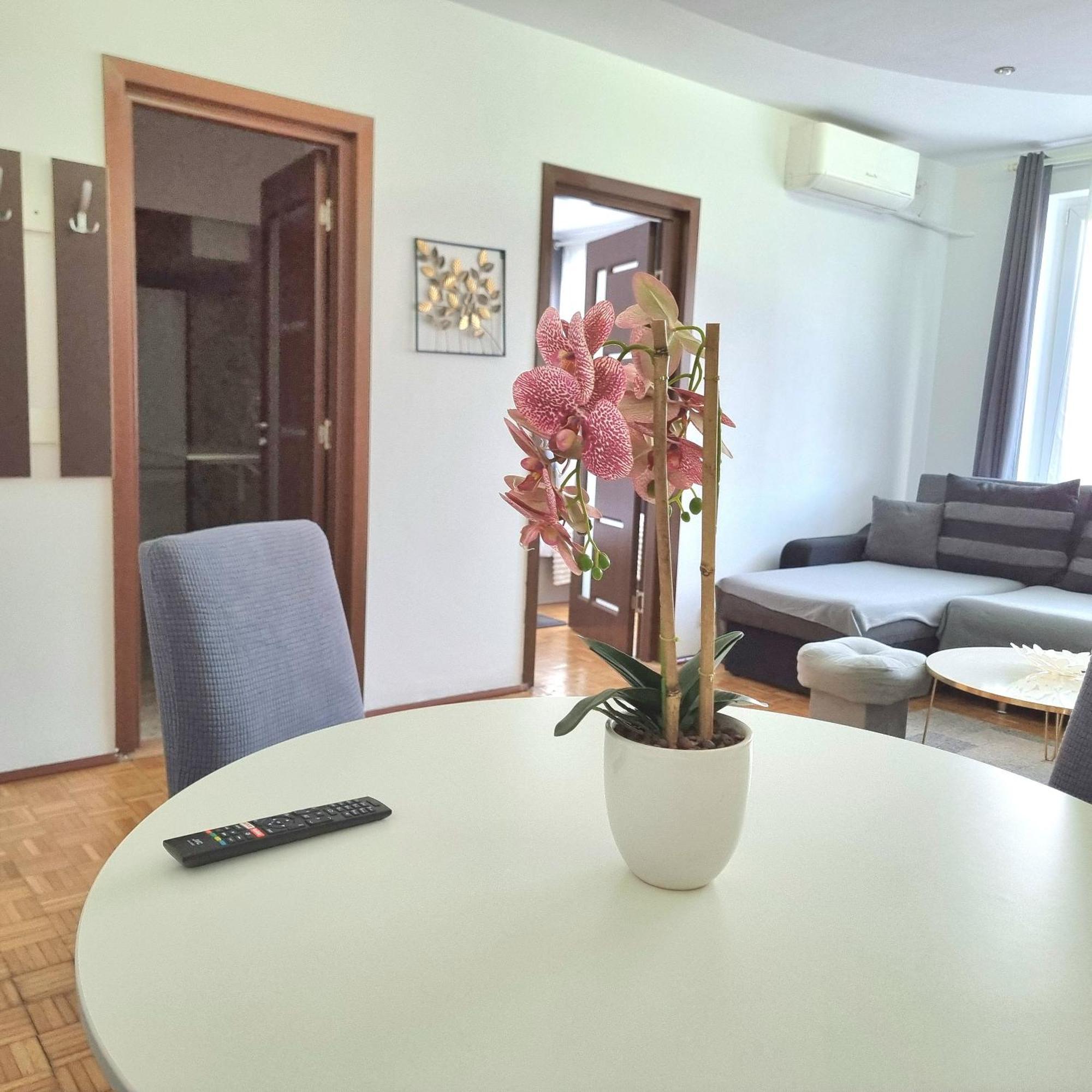 Chic Comfort 1Bdr With Landmark View - Concerthall Bukarest Exterior foto