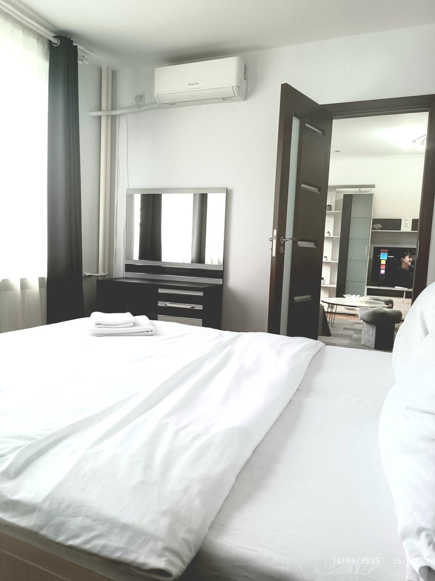 Chic Comfort 1Bdr With Landmark View - Concerthall Bukarest Exterior foto