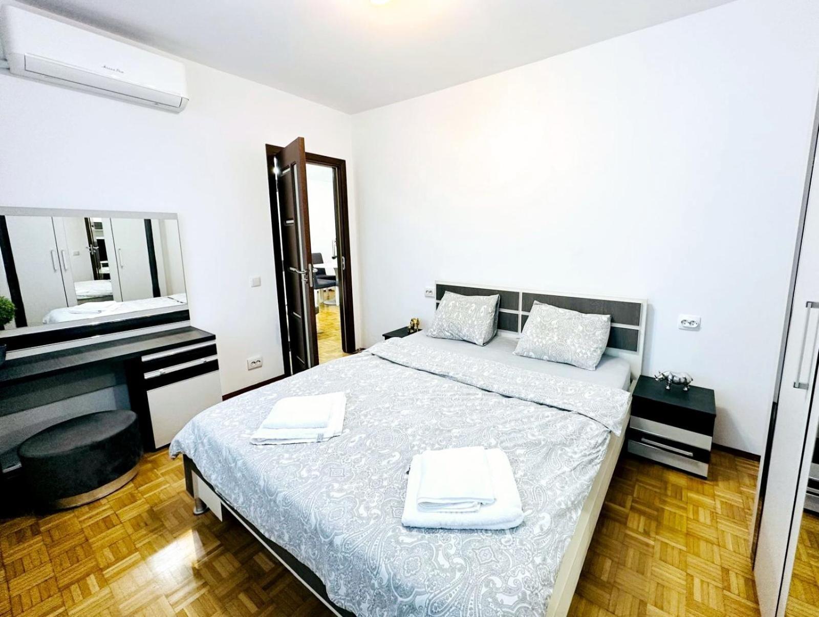 Chic Comfort 1Bdr With Landmark View - Concerthall Bukarest Exterior foto